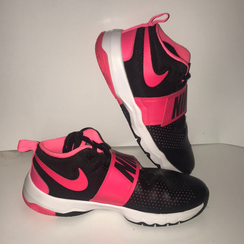Nike “Team Hustle D8” Basketball shoes!
